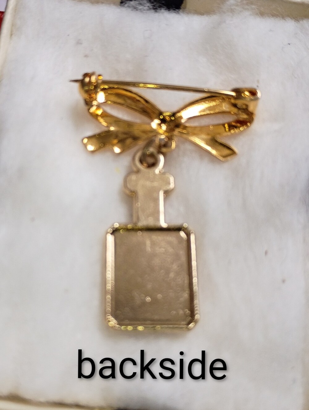 Gold Bow Brooch with Crystal-Encrusted Perfume Bottle Charm (Nº5) - Picture 3 of 10